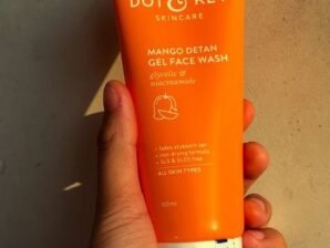 Dot & Key - Mango De-Tan Gel Face Wash