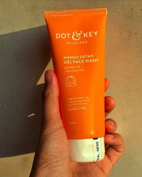 shudhdeshikitchen_pindown.io_1786360313 Dot & Key - Mango De-Tan Gel Face Wash